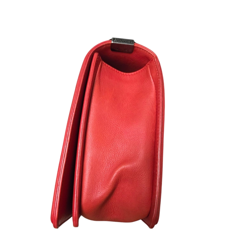 Chanel Calfskin Quilted Medium Boy Flap in Red. - Picture 15 of 17
